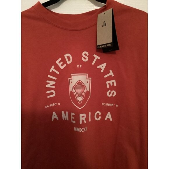 Nike ACG MEN's T- Shirt Size: Medium  Color: Martian Sunrise - Picture 2 of 9